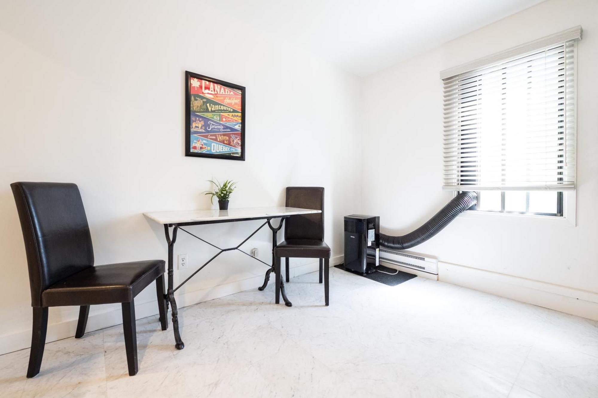 North House - Rue Drolet 2-bedroom Appartement