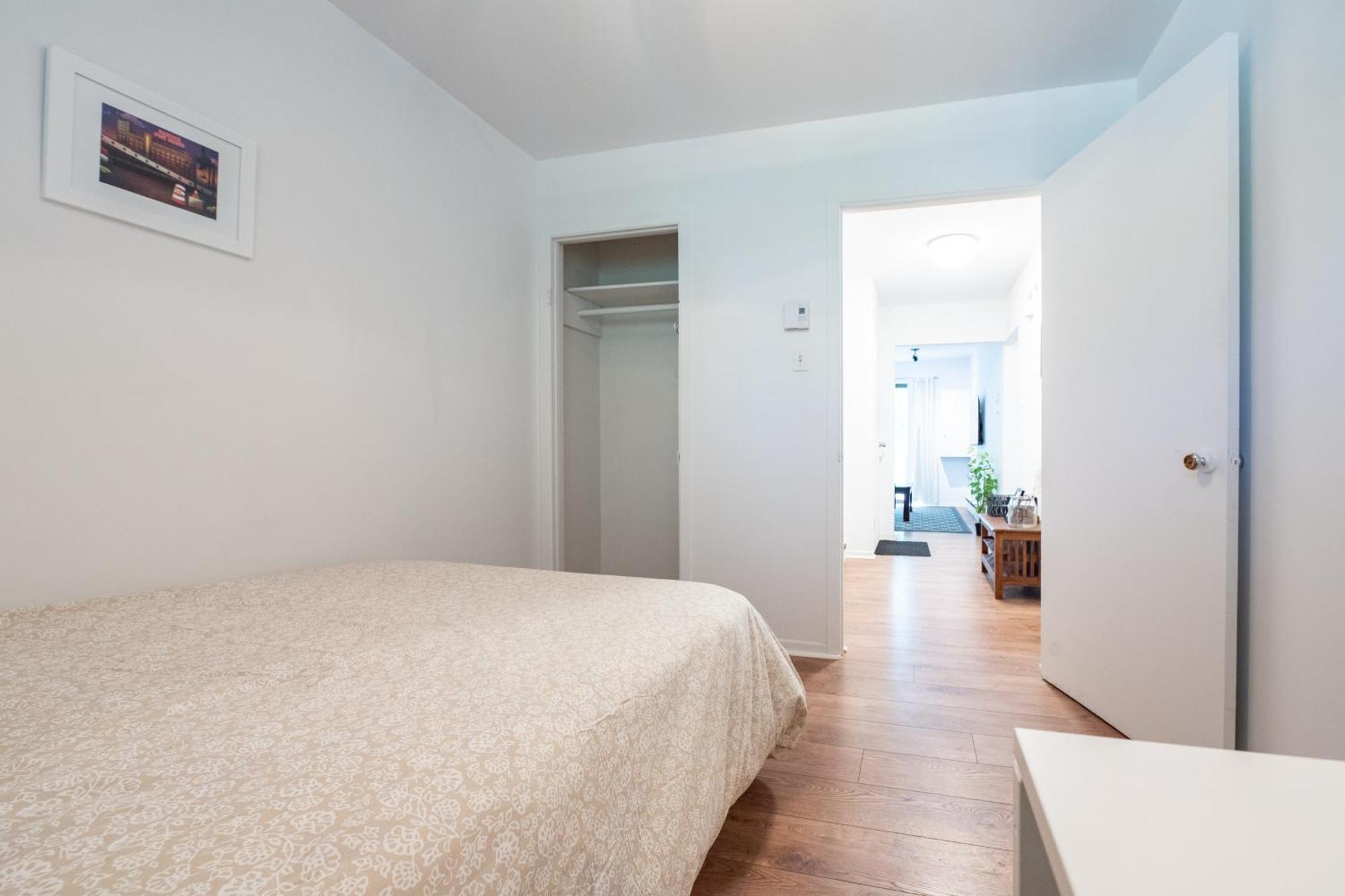 North House - Rue Drolet 2-bedroom Appartement *