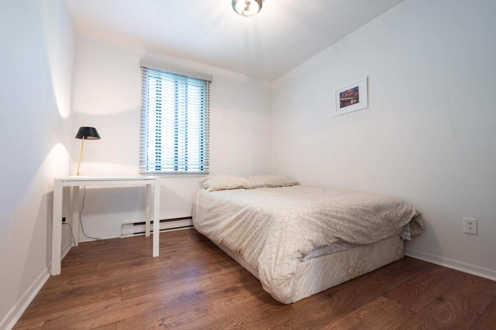 North House - Rue Drolet 2-bedroom Montréal